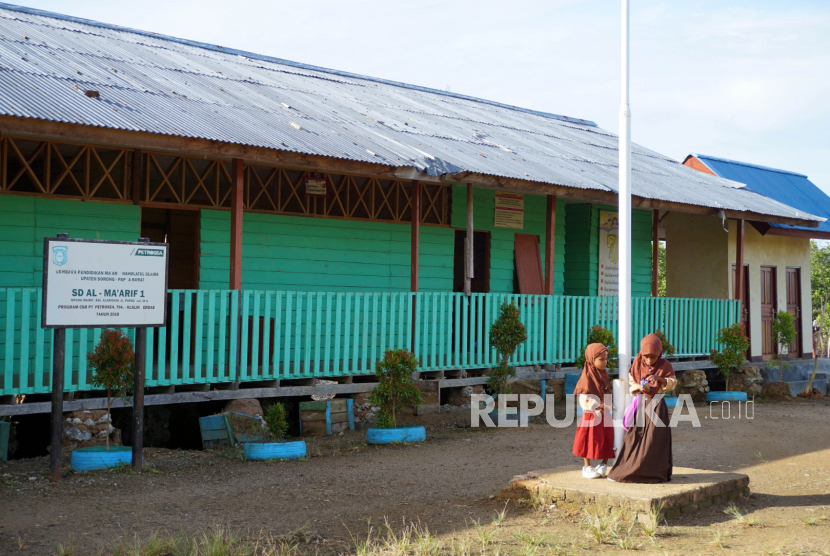 Pendaftaran rekrutmen pegawai pemerintah dengan perjanjian kerja (PPPK) guru di wilayah Provinsi Papua dan Papua Barat kembali diperpanjang. Perpanjangan dari semula hingga 31 Juli 2021 menjadi 11 Agustus 2021. (Foto: Sekolah di Kampung Maibo, Kabupaten Sorong, Papua)