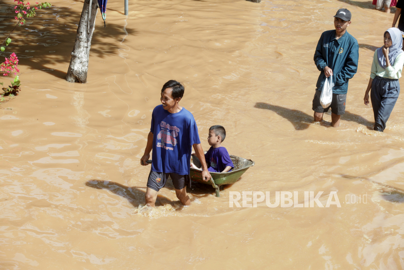 Wilayah barat Kabupaten Gorontalo Utara, Provinsi Gorontalo, terendam banjir pada Selasa sore (14/2/2023), sejak pukul 17.20 WITA.