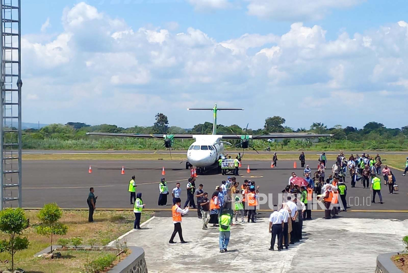 Pesawat maskapai Citilink di Bandara Wiriadinata, Kota Tasikmalaya, Jawa Barat, Senin (2/10/2023). 