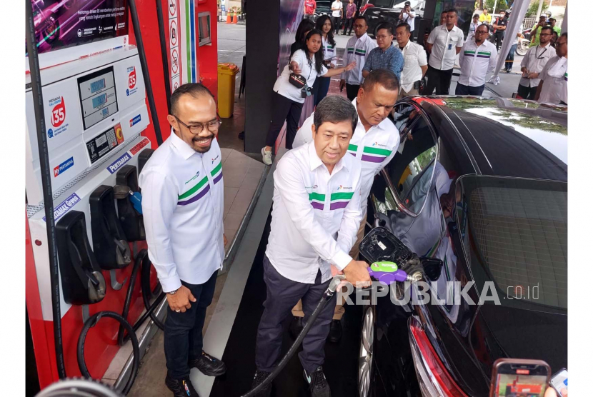 Pertamina Patra Niaga resmi meluncurkan produk BBM terbaru, Pertamax Green 95 di SPBU MT Haryono, Jakarta Selatan, Senin (24/7/2023). 