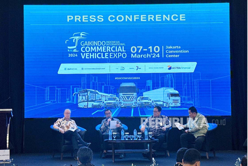 Acara press conference GAIKINDO Indonesia International Commercial Vehicle Expo (GIICOMVEC) 2024 di Jakarta Selatan, Rabu (7/2/2023). 