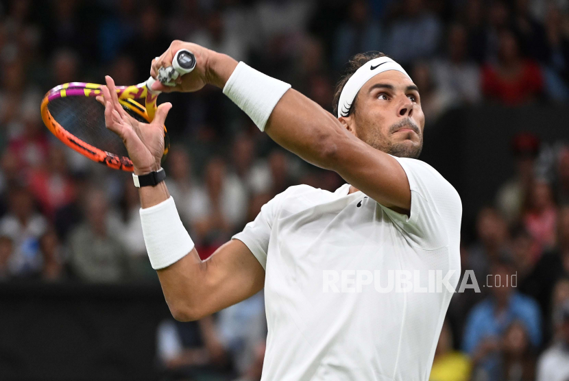 Rafael Nadal dari Spanyol beraksidi Grand Slam Wimbledon 2022.