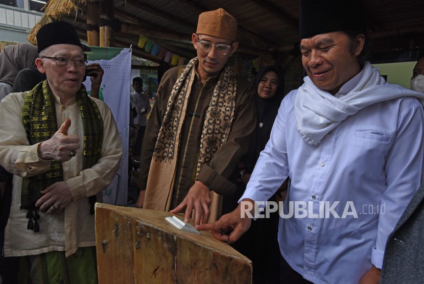 Pj Gubernur Banten Al Muktabar (kanan). 