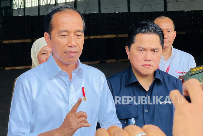 Presiden Jokowi didampingi Menteri BUMN Erick Thohir.