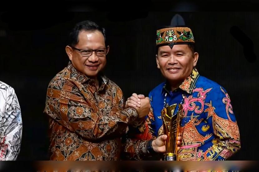 Gubernur Kalteng terima penghargaan Inovasi Daerah Bidang Pendidikan.