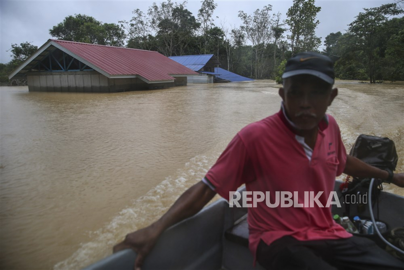 Data terbaru dampak banjir di Sambas sejak terjadi awal Maret 2023 yakni merendam 13 kecamatan dan 51 desa, masyarakat yang terdampak sebanyak 63.519 jiwa.