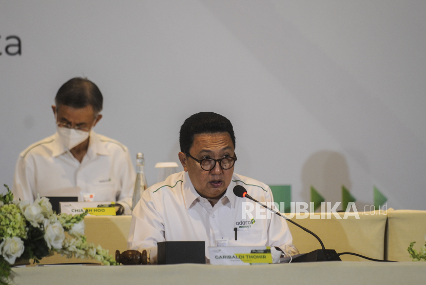 Presiden Direktur PT Adaro Energy Indonesia Tbk. Garibaldi Thohir (kanan). PT Adaro Minerals Indonesia Tbk (ADMR mencatatkan pertumbuhan volume penjualan pada semester satu tahun ini dari 1,17 juta ton pada tahun lalu naik sembilan persen menjadi 1,28 juta ton pada semester pertama tahun ini.