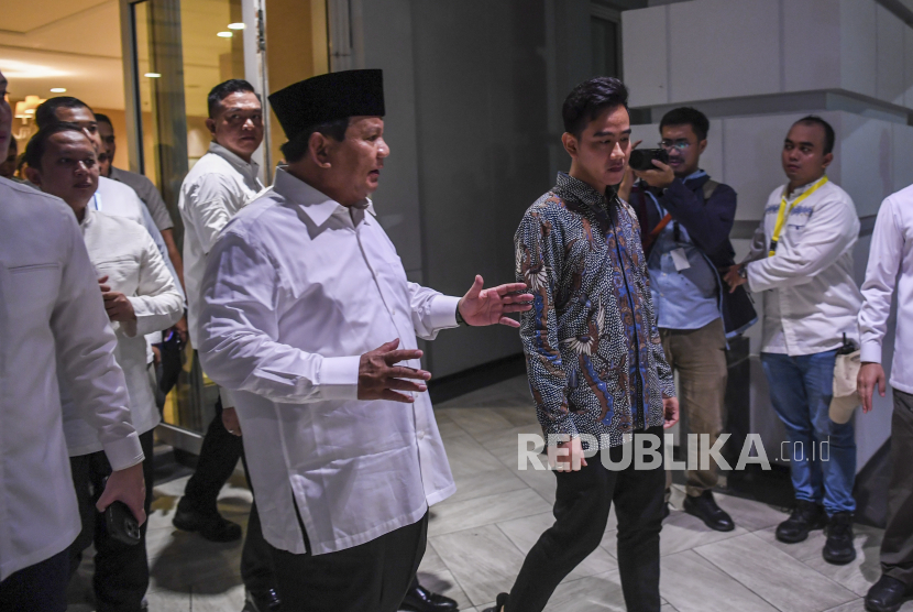Presiden terpilih periode 2024-2029 Prabowo Subianto (kiri). Capres terpilih Prabowo Subianto menegaskan tidak akan kompromi dengan korupsi.