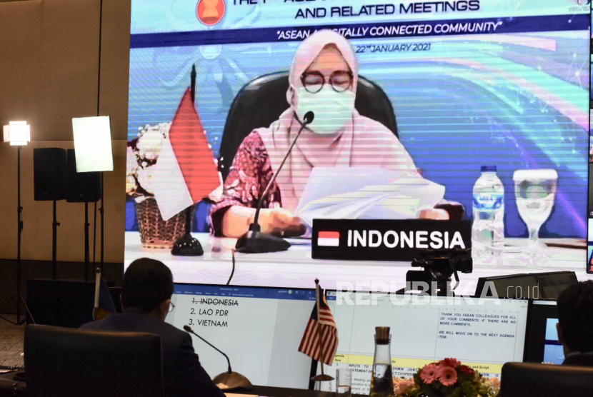 Sekretaris Jenderal Kementerian Komunikasi dan Informasi Republik Indonesia Mira Tayyiba. Kejaksaan Agung memeriksa Sekjen Kemenkominfo dalam kasus dugaan korupsi BTS 4G.