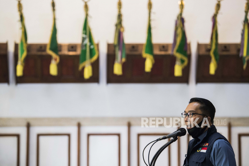 Gubernur Jawa Barat Ridwan Kamil menyatakan perekonomian di Jabar kembali didorong selama kegiatan Adaptasi Kebiasaan Baru (AKB).