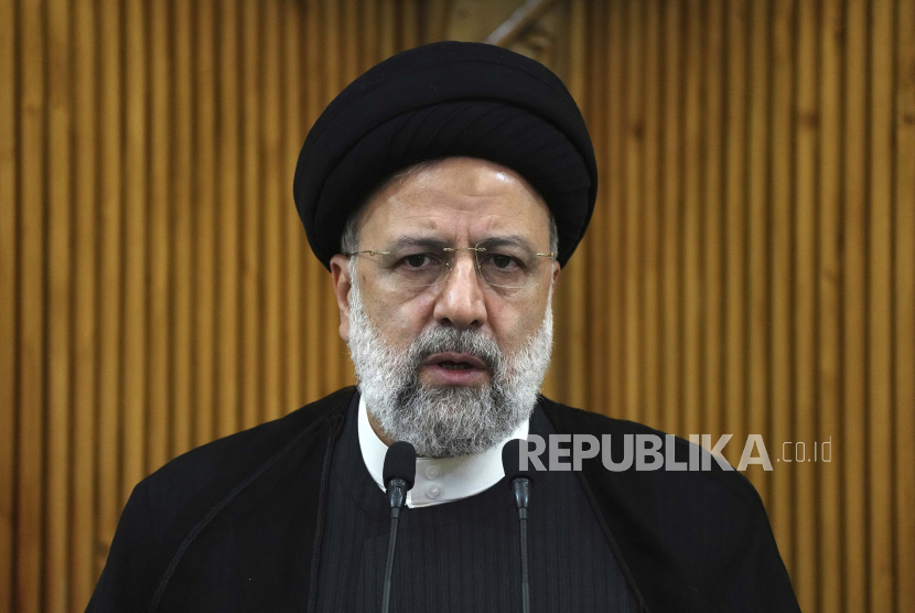Presiden Iran Ebrahim Raisi pada Rabu (28/9/2022) mengatakan, kematian Mahsa Amini dalam tahanan adalah peristiwa tragis dan menyedihkan. 