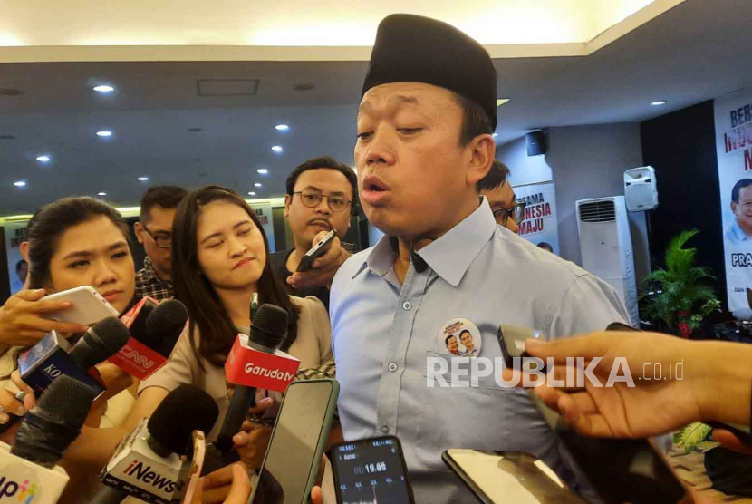 Sekretaris TKN Prabowo-Gibran, Nusron Wahid ketika diwawancarai wartawan usai deklarasi TKN Prabowo-Gibran di Hotel Grand Kemang, Jakarta Selatan, Senin (6/11/2023).