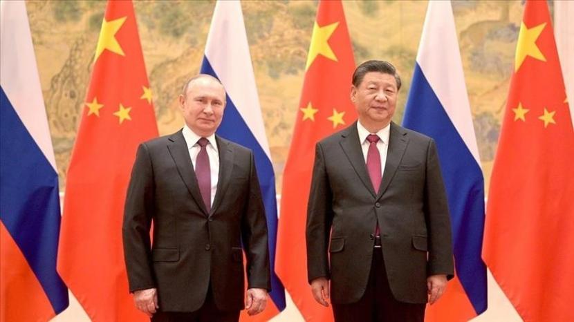 Presiden Cina Xi Jinping pada Senin (20/3/2023) tiba di Moskow untuk melakukan pembicaraan dengan Presiden Rusia Vladimir Putin.