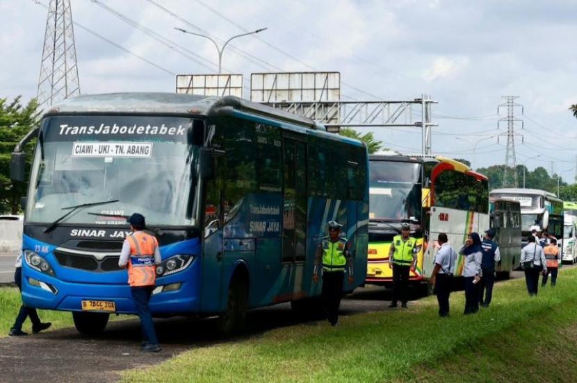Kemenhub Periksa Kelaikan 104 Ribu Kendaraan Selama Libur Akhir Tahun