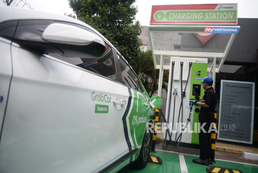 Gabungan Industri Kendaraan Bermotor Indonesia (Gaikindo) menilai harga masih menjadi kendala perkembangan mobil listrik di Indonesia. 