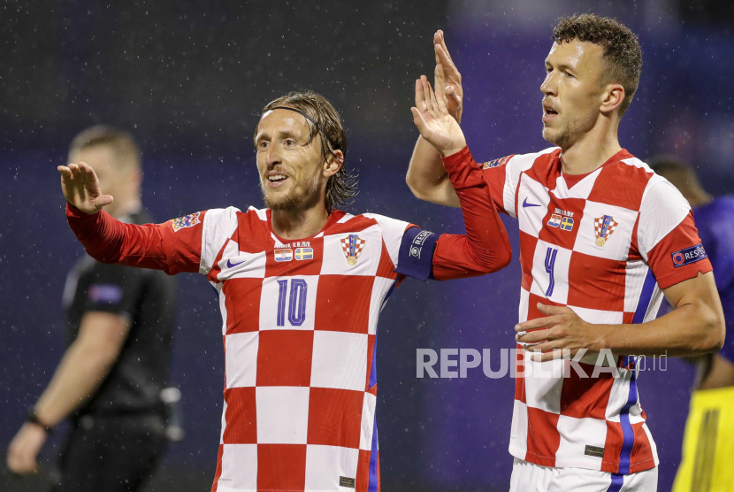  Bintang Kroasia, Luka Modric (kiri).