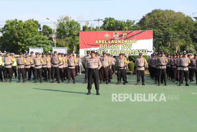 Polres Indramayu meluncurkan Polisi RW di Markas Polres Indramayu, Jawa Barat, Senin (15/5/2023). 