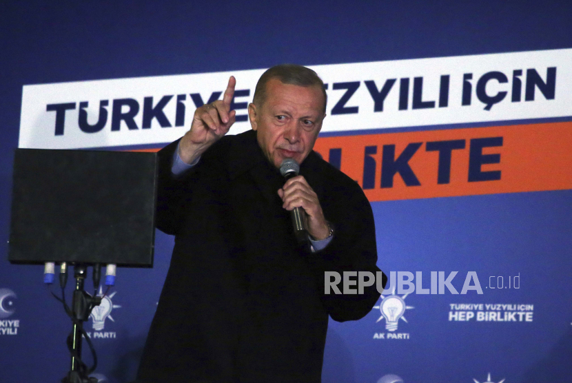  Presiden Turki Recep Tayyip Erdogan berpidato di markas partai, di Ankara, Turki (Ilustrasi).