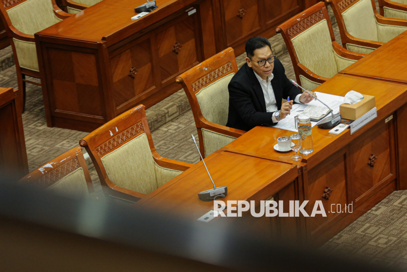 DPR Sepakat Adies Kadir Jadi Hakim MK, Gantikan Inosentius