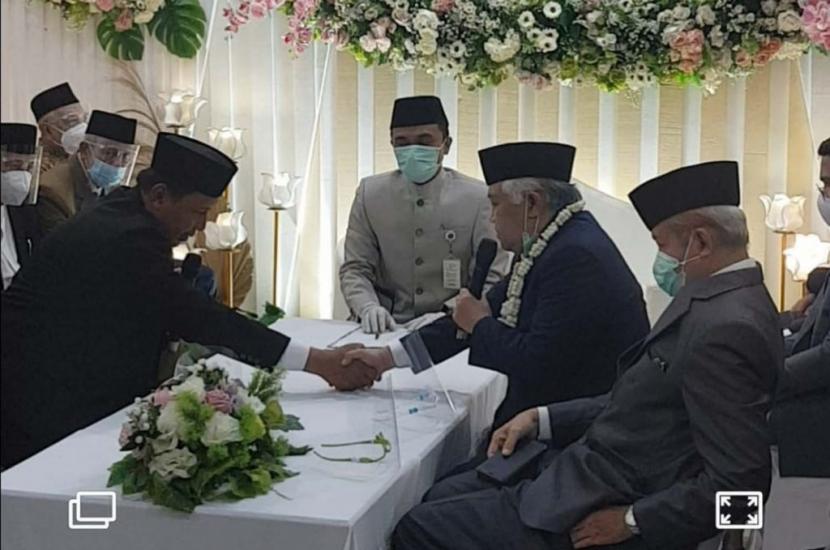 Pernikahan Din Syamsuddin dengan cucu pendiri Pesantren Gontor