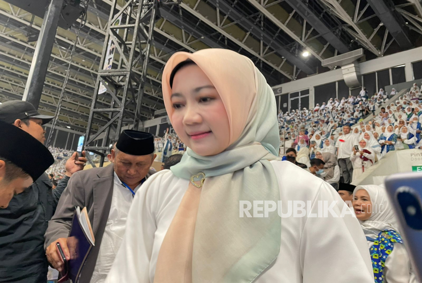 Istri Gubernur Jawa Barat, Atalia Praratya. Elektabilitas Atalia Ridwan Kamil dan Yana Mulyana bersaing jelang Pilwalkot Bandung.