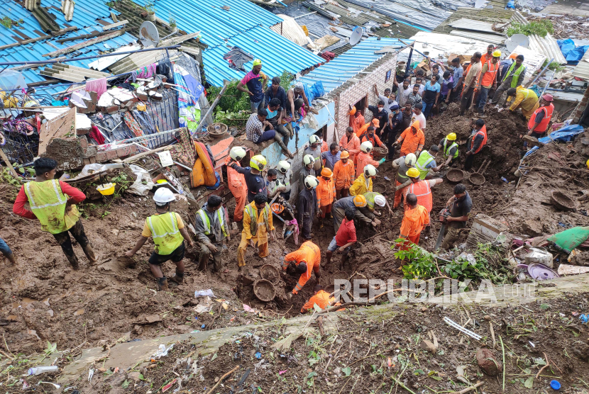 Sekurangnya tujuh orang tewas setelah tanah longsor besar melanda daerah terpencil di negara bagian Manipur, India