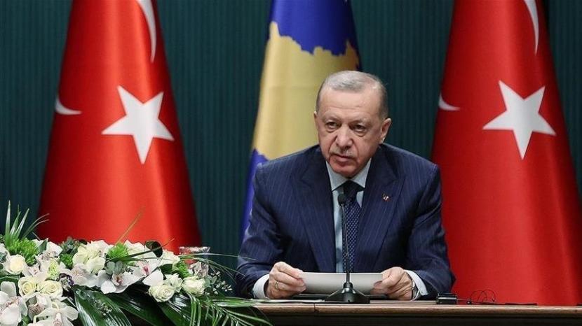 Presiden Turki Recep Tayyip Erdogan mengulangi seruannya kepada Rusia dan Ukraina agar melakukan gencatan senjata saat perang kedua pihak berlanjut pada hari keenam.