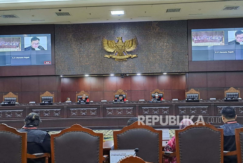 Suasana sidang di Gedung Mahkamah Konstitusi, Jakarta, Kamis (2/2/2023). 
