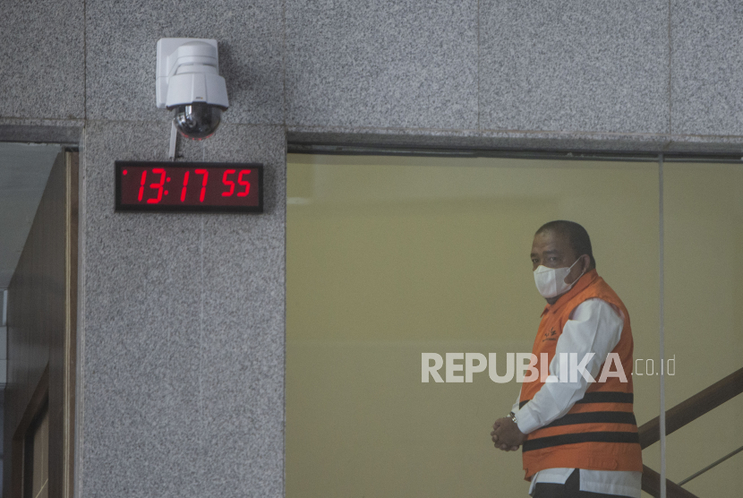 Bupati Langkat nonaktif Terbit Rencana Perangin Angin bersiap menjalani pemeriksaan di Gedung Merah Putih KPK, Jakarta, Kamis (17/2/2022).