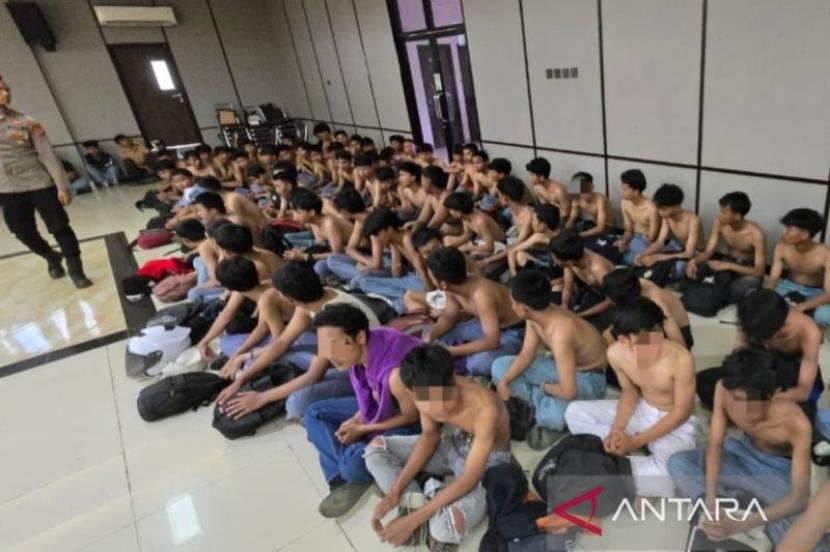 Polres Bogor amankan 171 pelajar hendak ikut aksi di Jakarta.