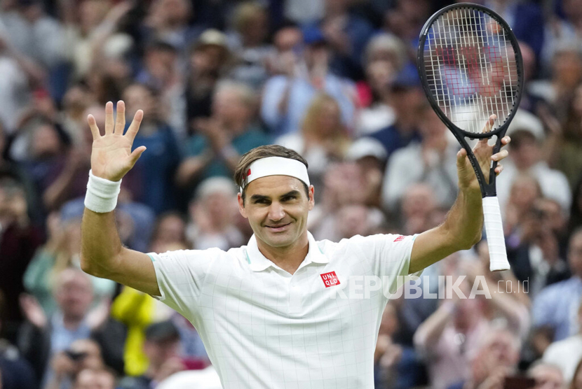 Petenis Swiss Roger Federer. Kiprah karier legenda tenis Roger Federer diangkat dalam film dokumenter berjudul Federer: Twelve Final Days.
