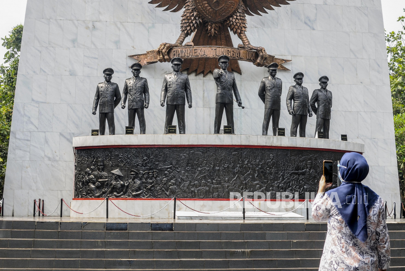 Patung Pahlawan Revolusi di Monumen Kesaktian Pancasila, Jakarta Timur, yang menjadi korban keganasan PKI.