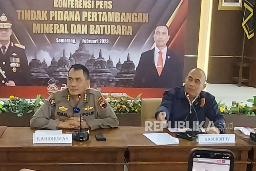 Kabidhumas Polda Jawa Tengah, Kombes Pol Iqbal Alqudusy (kiri)