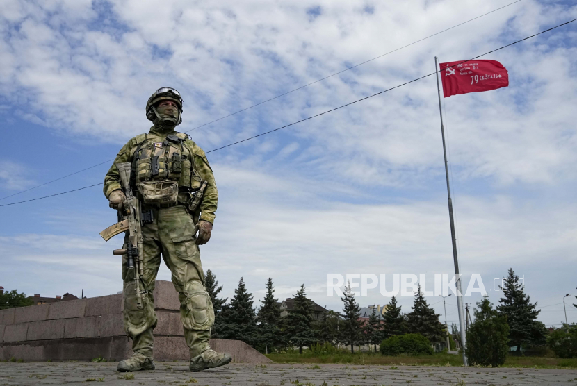 Pemerintah yang ditempatkan Rusia di Kota Kherson, Ukraina mengumumkan pembentukan milisi lokal. 
