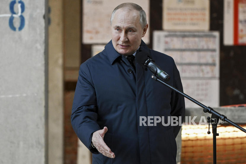  Presiden Rusia Vladimir Putin bersumpah untuk melanjutkan invasinya kecuali Ukraina memutuskan untuk menyerah