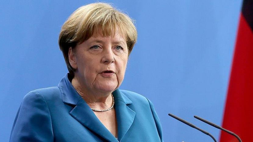 Kanselir Jerman Angela Merkel mengutuk keras serangan yang menargetkan warga sipil Afghanistan di luar Bandara Internasional Hamid Karzai di Kabul pada Kamis (26/8).