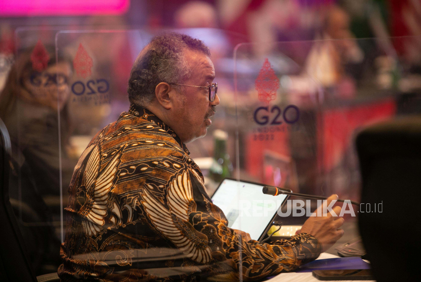Dirjen WHO Tedros Adhanom Ghebreyesus menyampaikan  paparan saat pertemuan Health Ministerial Meeting (HMM) G20 Indonesia di Sleman, DI Yogyakarta, Senin (20/6/2022). Pertemuan pertama pada sesi terakhir Health Ministerial Meeting (HMM) G20 tersebut membahas tentang penanganan Penyakit Tuberkulosis dan memperkuat konsep ‘one health’ untuk mitigasi pandemi di masa depan. 