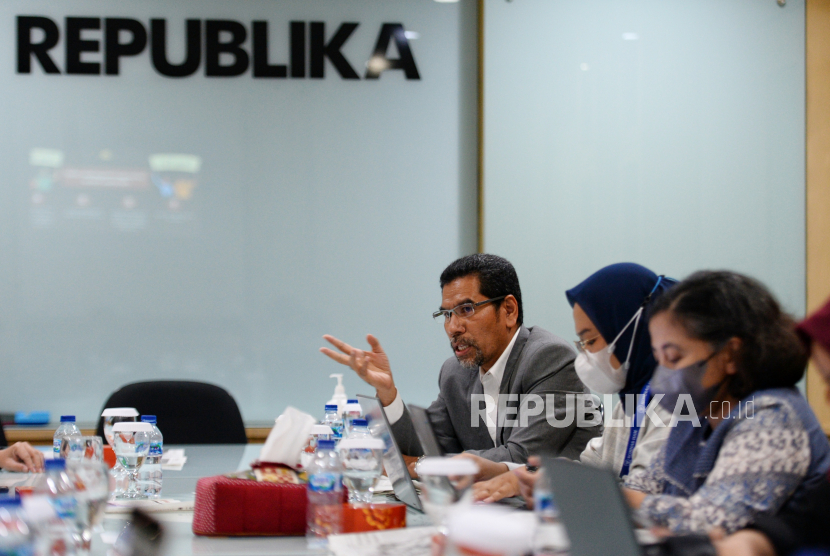 Wakil Ketua Komnas HAM Amiruddin (kiri) mengatakan masih menaruh harapan sidang pelanggaran HAM berat Paniai bisa jadi tolok ukur kemampuan Indonesia sidangkan kasus pelanggaran HAM.