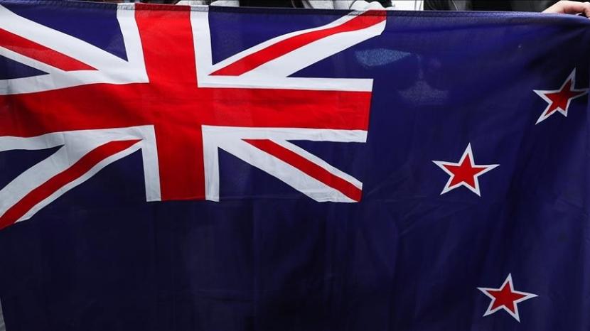 Selandia Baru resmi membuka perbatasannya dengan Australia pada Senin (19/4).