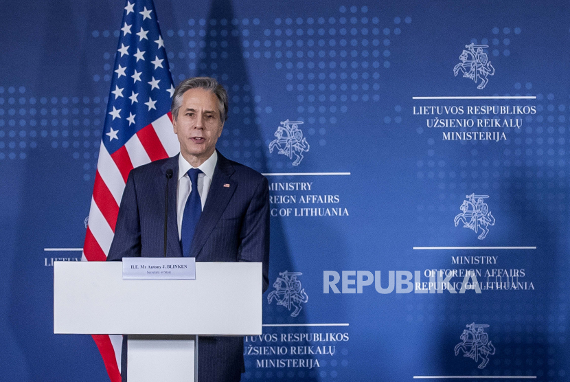 Menteri Luar Negeri AS Antony Blinken mengataka  AS memberikan bantuan tambahan ke Ukraina sebesar 200 juta dolar.