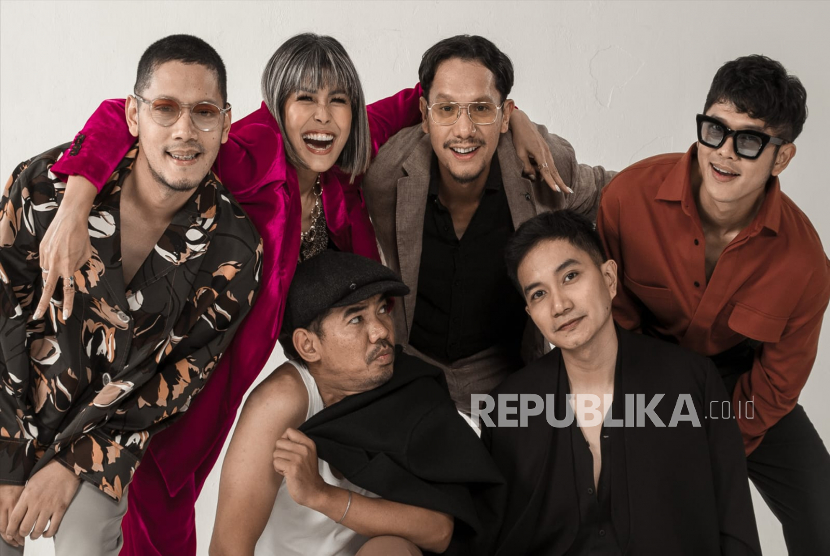 Grup musik Maliq & DEssentials segera menggelar konser tunggal perdana pada 14 Mei 2023 di JIExpo Kemayoran, Jakarta.