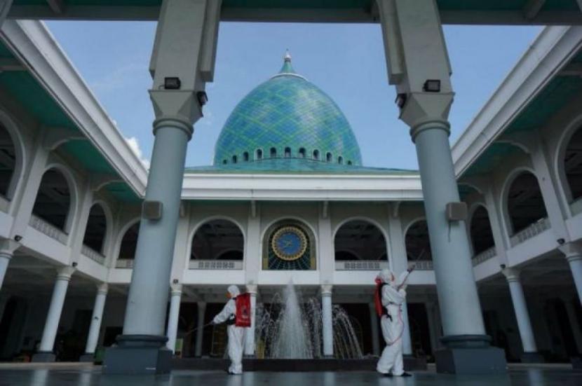 Jusuf Kalla: Masjid Al Akbar Percontohan New Normal 