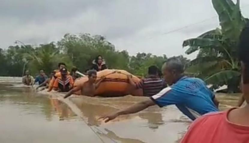 23 Desa dari 2 Kecamatan di Gresik Terendam Banjir, Warga Dievakuasi