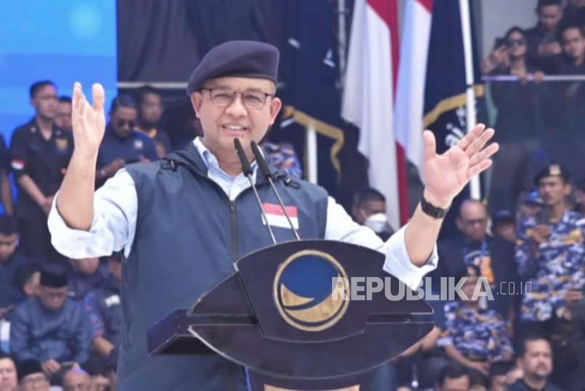 Bakal calon presiden (capres) dari Koalisi Perubahan untuk Persatuan,Anies Rasyid Baswedan menyampaikan pidato politiknya dalam Apel Siaga Perubahan di Stadion Gelora bung Karno (GBK), Jakarta, Ahad (16/7/2023).