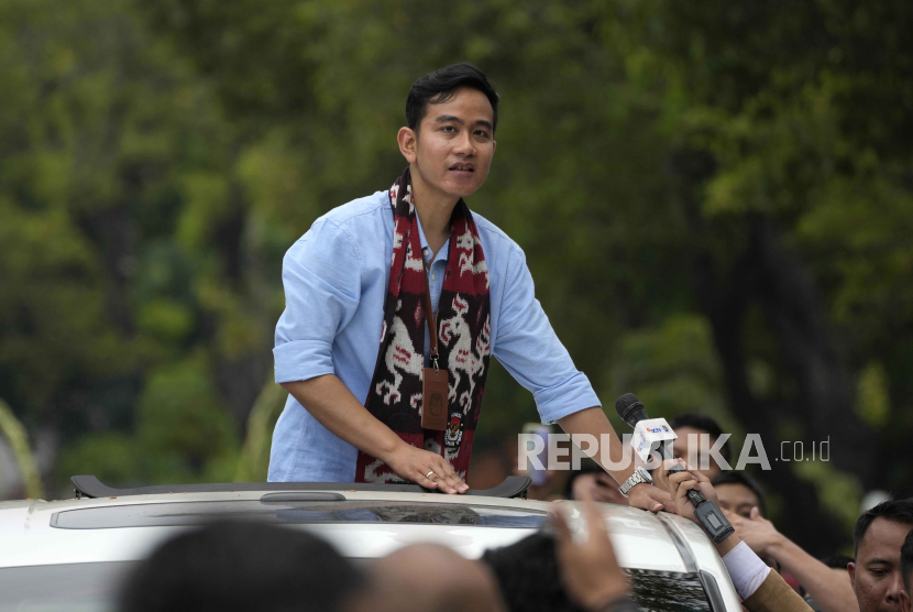 Cawapres Koalisi Indonesia Maju, Gibran Rakabuming Raka (36 tahun), yang merupakan putra sulung Presiden Jokowi.