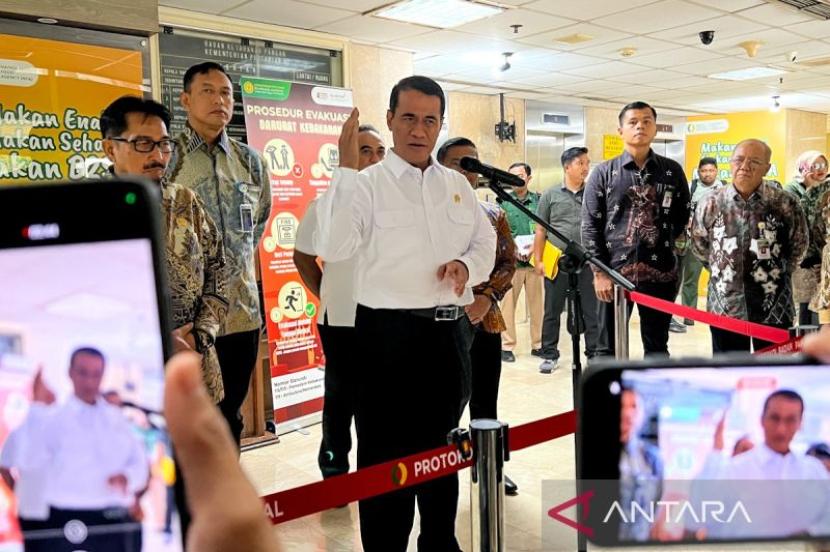 Amran ungkap arahan Presiden percepat swasembada-sejahterakan petani.