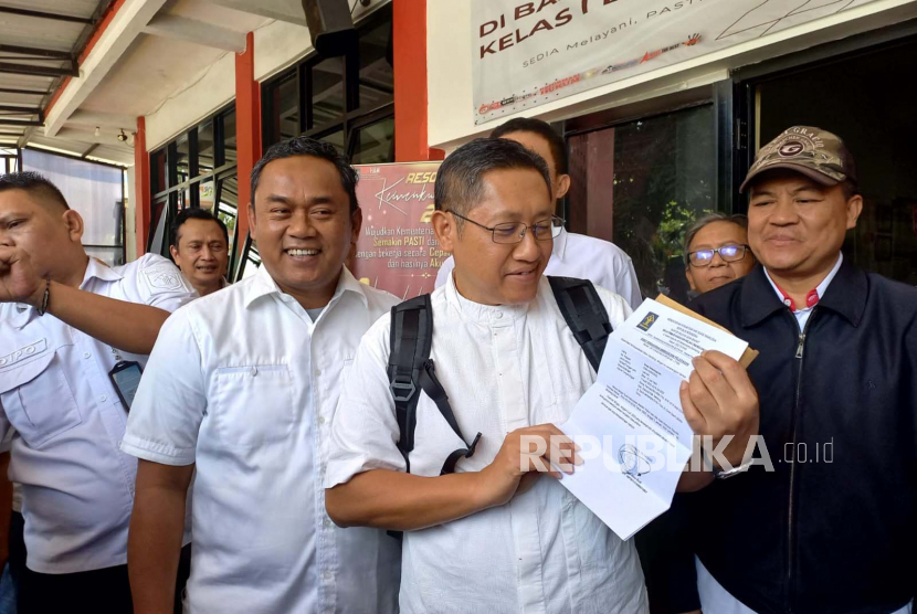 Anas Urbaningrum mendapatkan surat resmi bebas bersyarat dari Balai Pemasyarakatan (Bapas), Senin (10/7/2023) setelah menjalani cuti menjelang bebas (CMB) selama tiga bulan.
