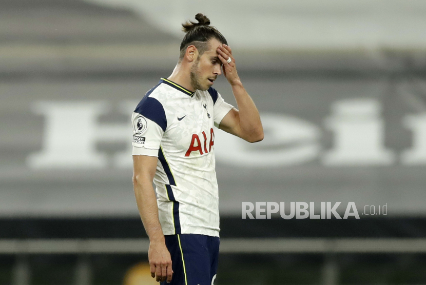  Gelandang Tottenham Hotspur, Gareth Bale. 