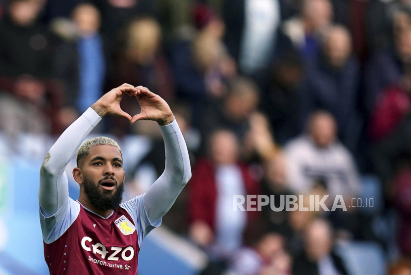 Aston Villa Pulangkan Douglas Luiz dengan Status Pinjaman