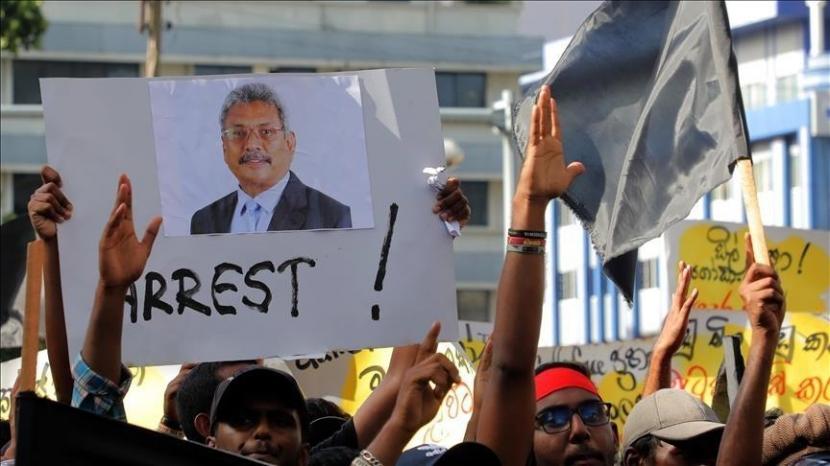 Presiden Sri Lanka Gotabaya Rajapaksa melarikan diri dengan jet militer pada Rabu (13/7/2022) pagi diduga menuju Maladewa 